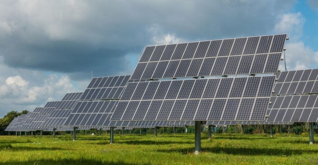 10 Shocking Facts About Wind Turbines vs. Solar Panels