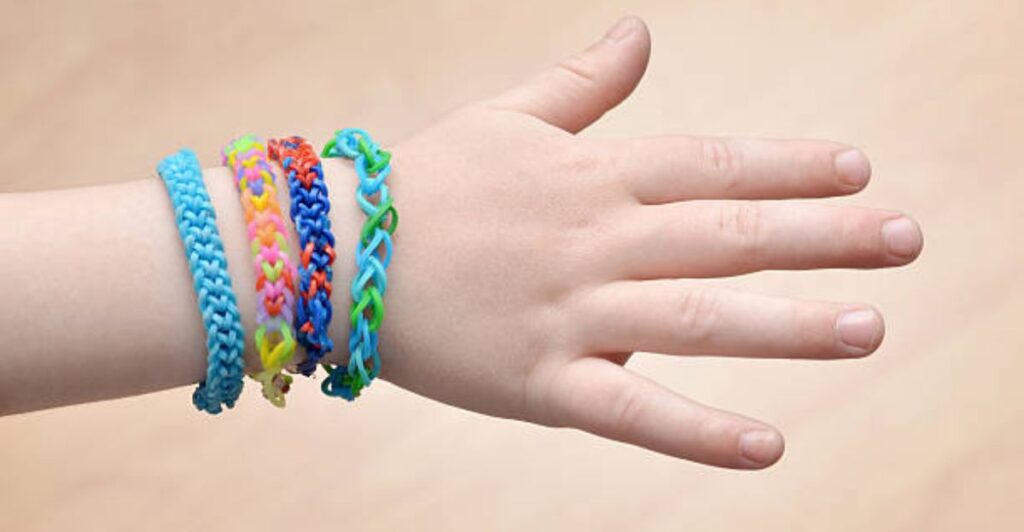 5 Fun Ways to Teach Kids How to Make Friendship Bracelets