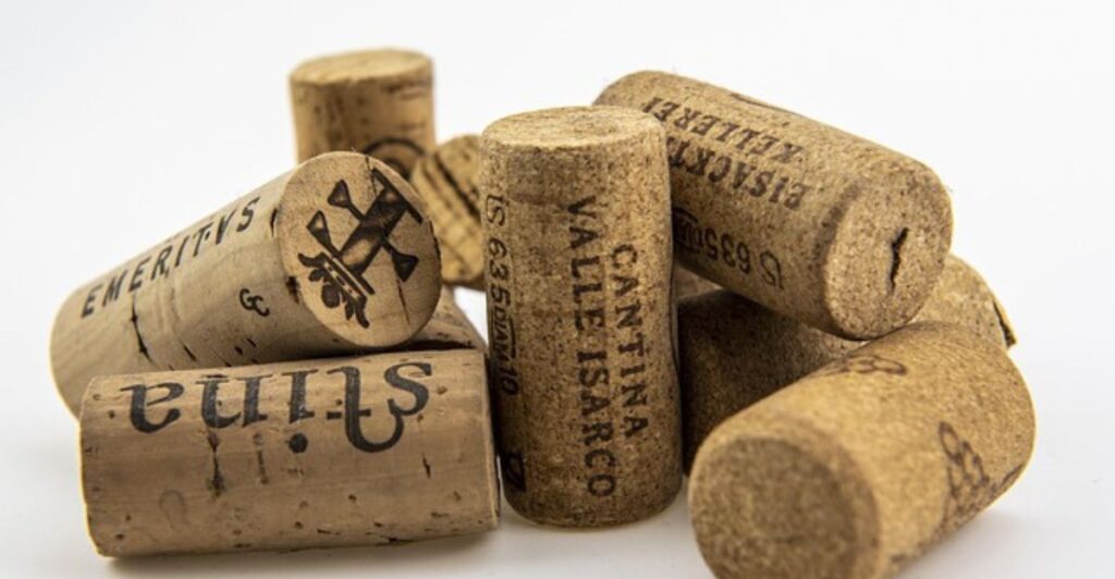 12 Wine Cork Crafts That Include the Perfect Pinboard