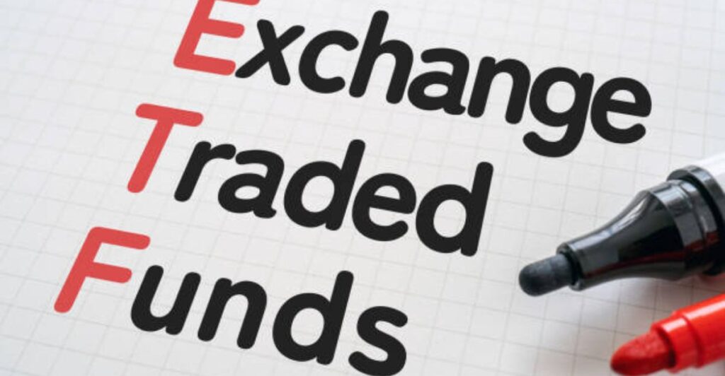 🧠 5 Key Reasons Why ETFs Are Perfect for First-Time Investors