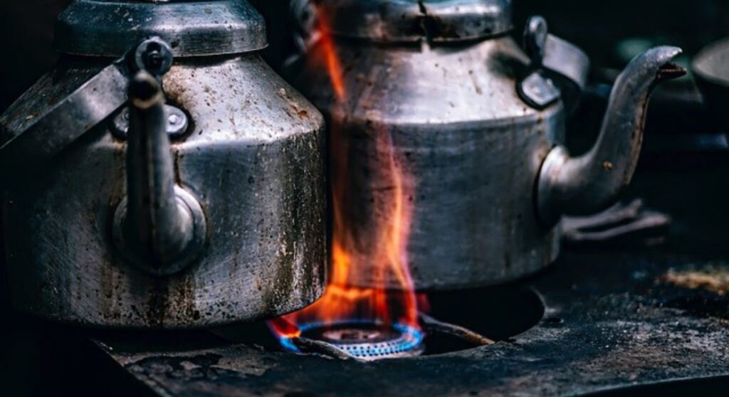 9 Health Risks of Cooking in Aluminium Utensils You Should Know