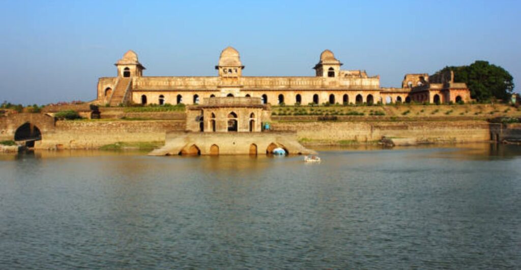 4 Scenic Routes in Madhya Pradesh Perfect for Weekend Rides