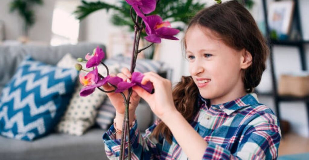 Sustainable artificial flowers used in modern children’s bedroom decor