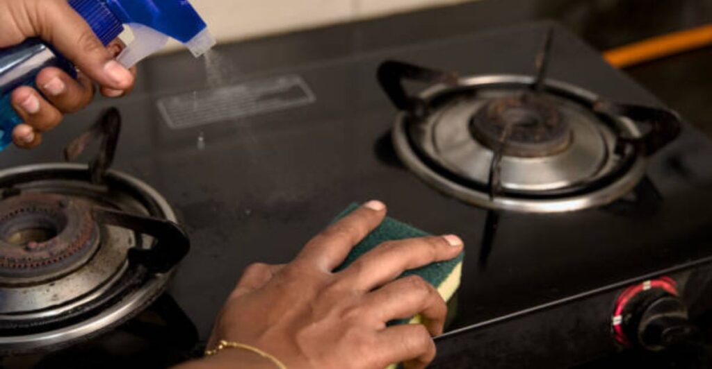 Top cleaning sprays and liquids for a sparkling home setup