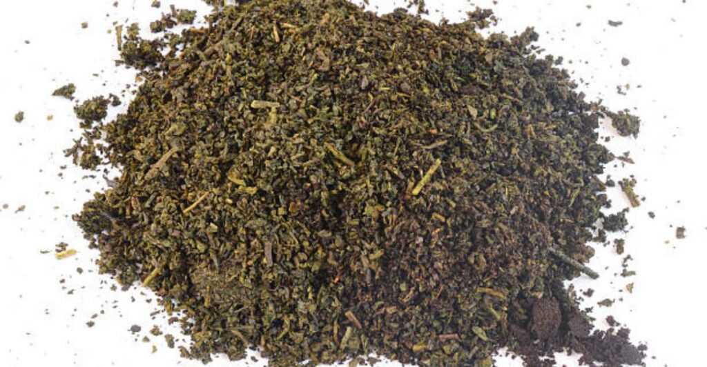 Overuse of green tea fertilizer harming plant roots and soil balance